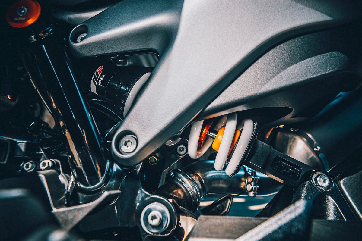 790 duke quickshifter