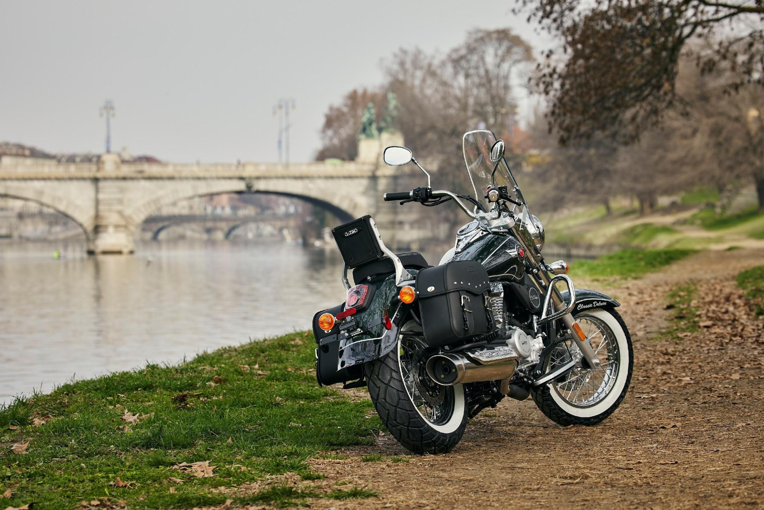 UM Motorcycles Renegade Classic Deluxe 300
