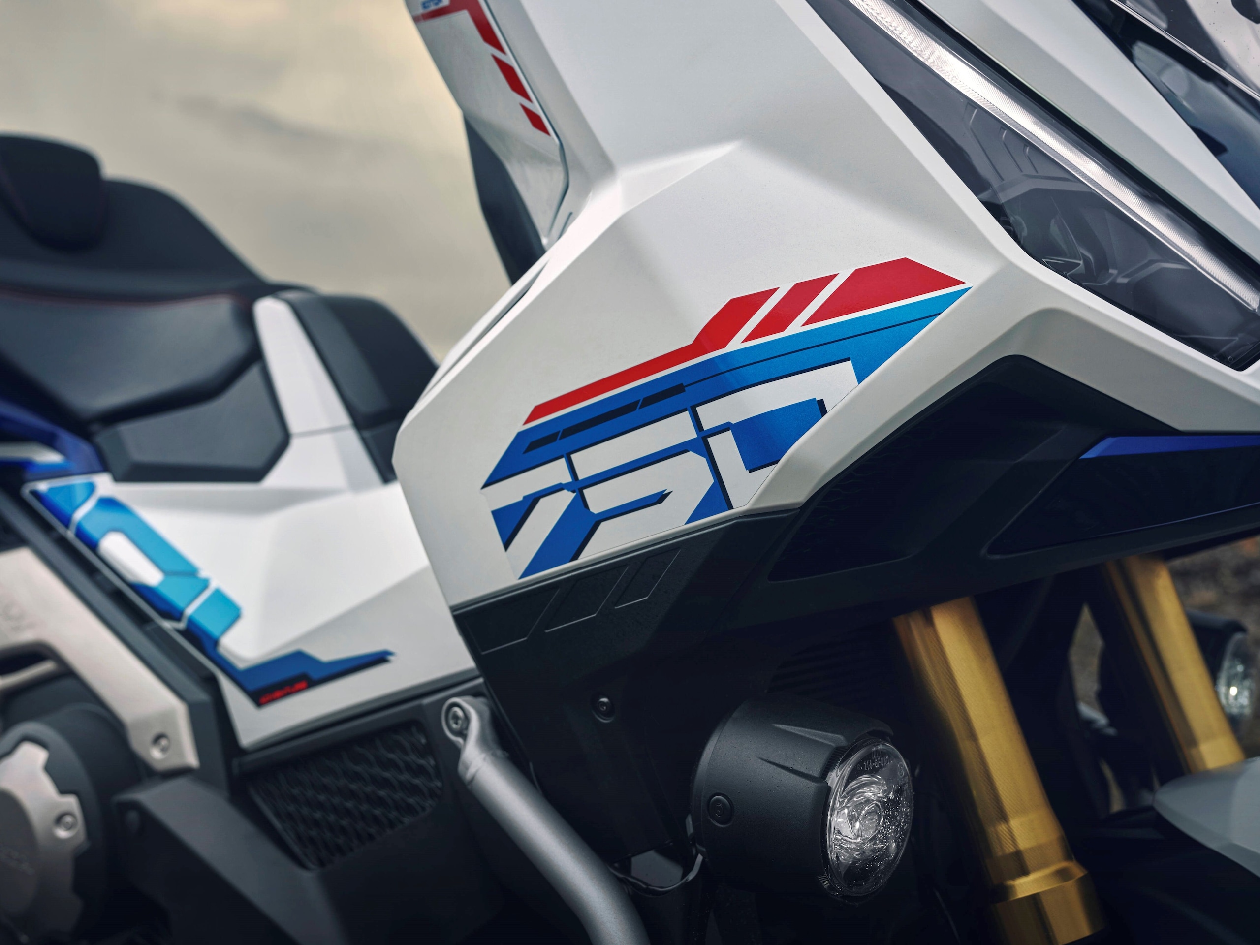 Honda X-ADV 750 DCT Travel Special Edition