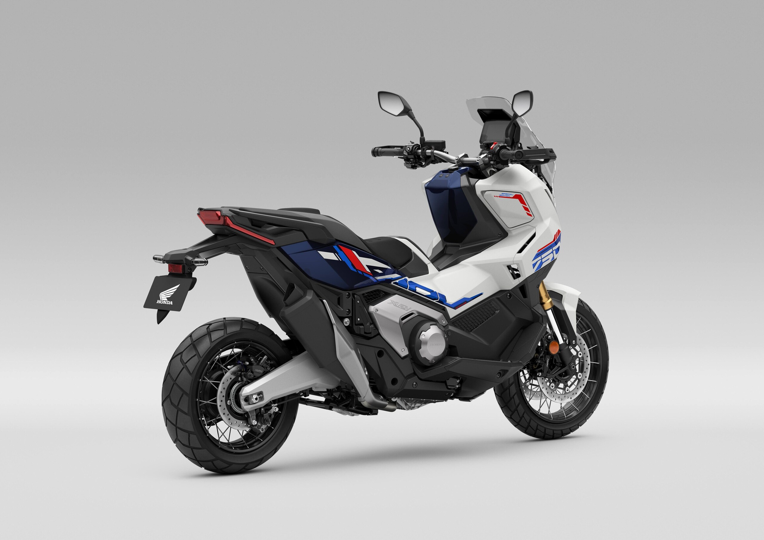 Honda X-ADV 750 DCT Travel Special Edition