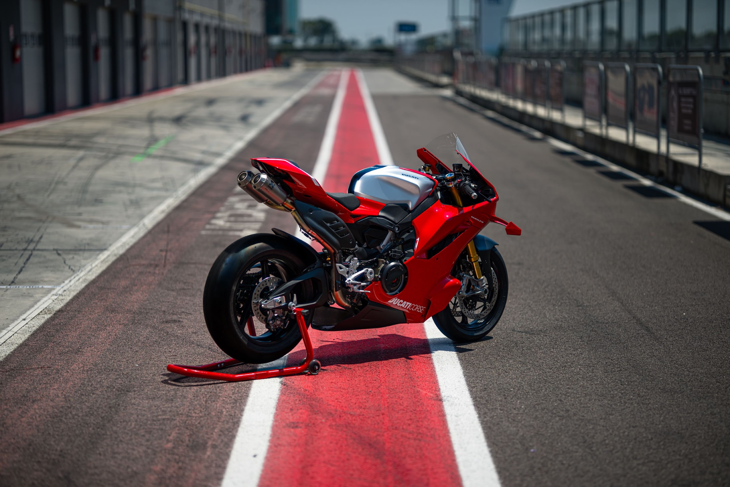 Ducati Panigale V4 R